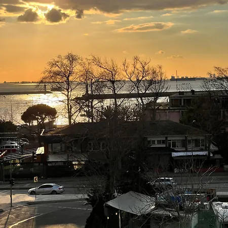 公寓 Allegro Kadikoey *